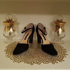 Ellen Tracy Black Suede Ankle Strap Heels